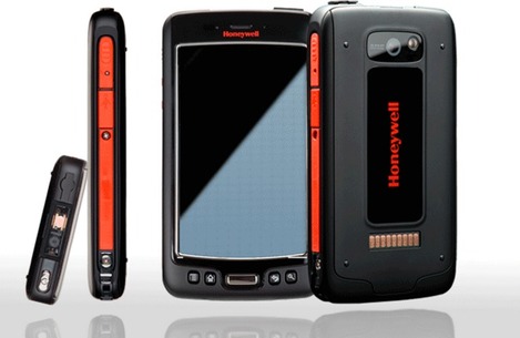 Honeywell Dolphin 70e Black : concilier beau smartphone et PDA pro étanche et solide avec scanner, NFC, écran protégé et lisible au soleil, grosse batterie...