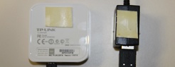 Adhésif double-face pour fixer le router et l'adapteur USB sur l'imprimante-ticket Adhésif double-face pour fixer le router et l'adapteur USB sur l'imprimante-ticket