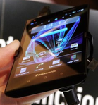 Panasonic Eluga, étanche, écran OLED haute résolution, puce sans contact NFC: Pourquoi pas comme télécommande?